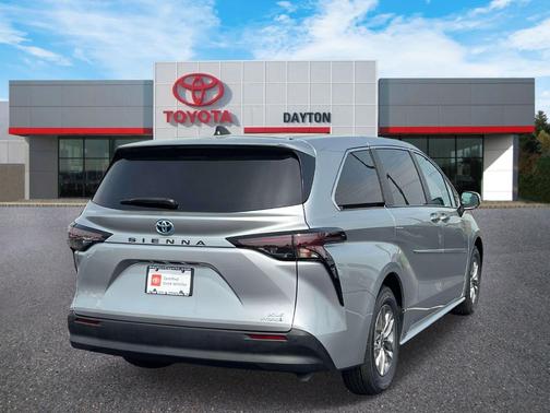 Celestial Silver Metallic 2023 Toyota Sienna XLE