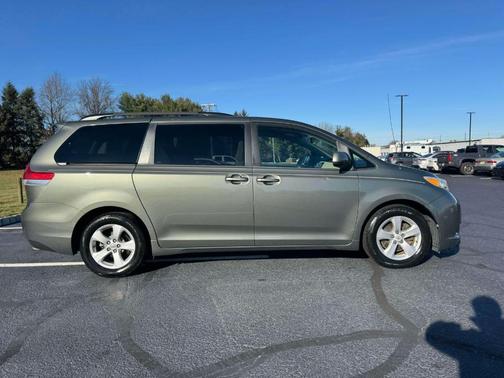 2012 Toyota Sienna LE