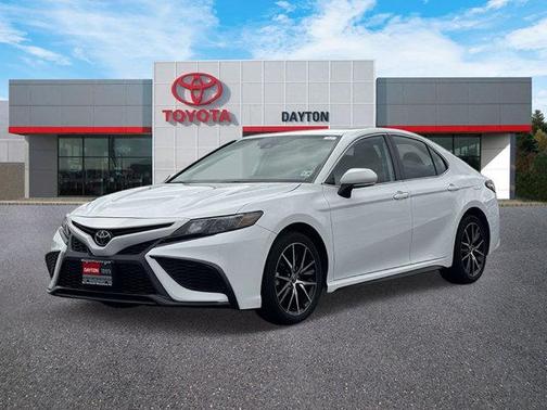 Ice 2024 Toyota Camry SE