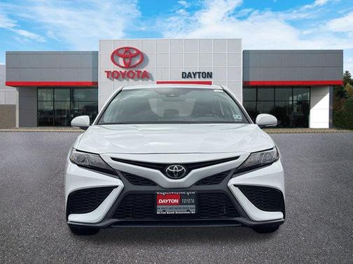 Ice 2024 Toyota Camry SE