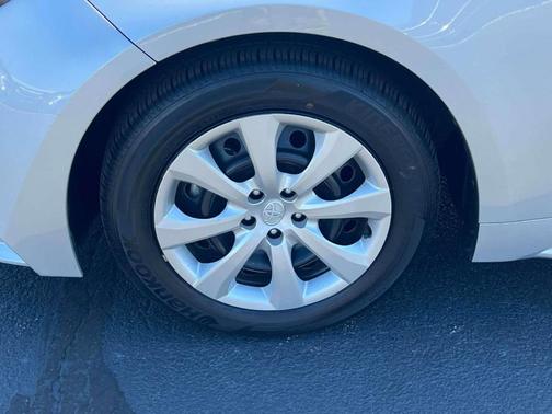 Classic Silver Metallic 2024 Toyota Corolla LE