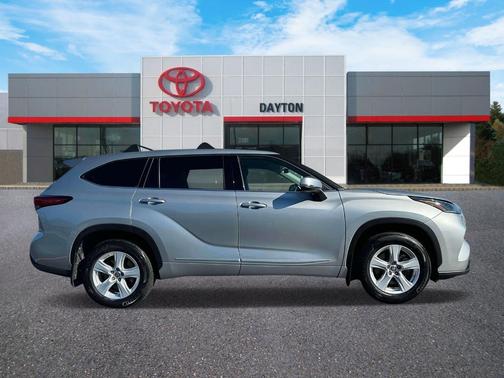 2021 Toyota Highlander LE