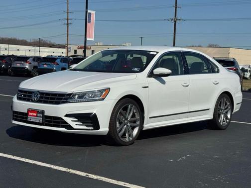 2017 Volkswagen Passat 1.8T R-Line