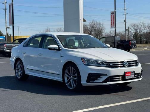2017 Volkswagen Passat 1.8T R-Line