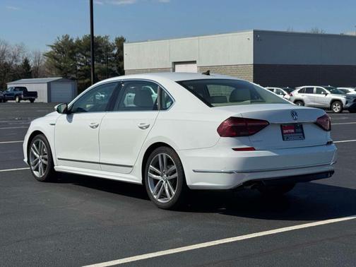2017 Volkswagen Passat 1.8T R-Line