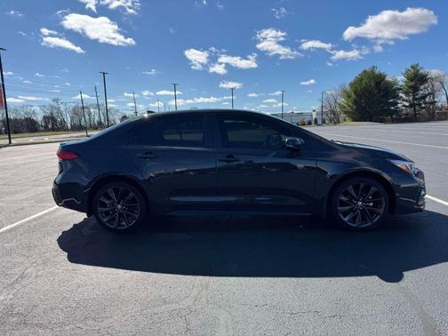 Midnight Black Metallic 2024 Toyota Corolla SE