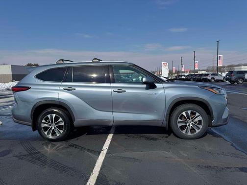 2020 Toyota Highlander Hybrid XLE