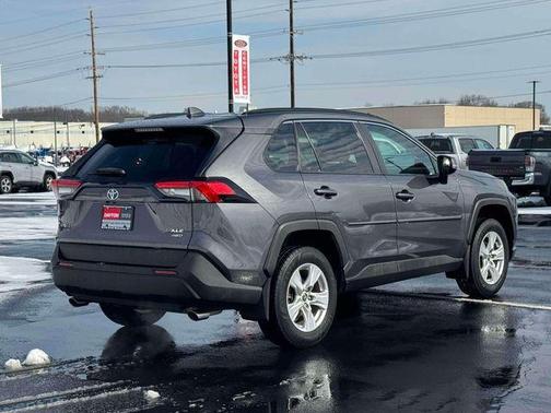 2020 Toyota RAV4 XLE