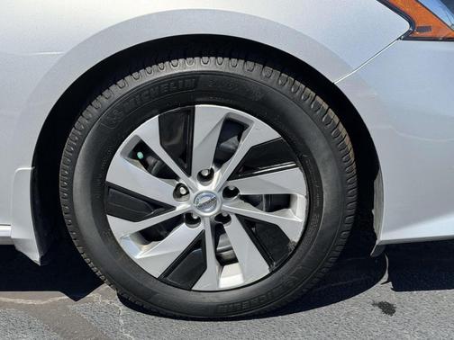 Brilliant Silver Metallic 2019 Nissan Altima 2.5 S
