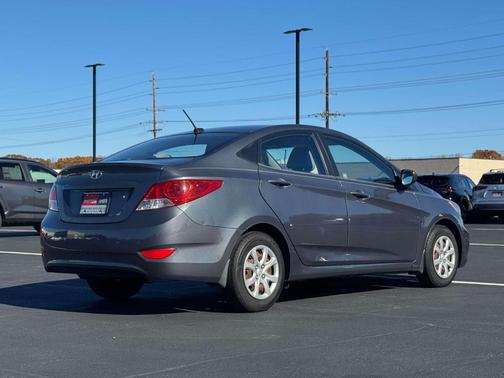 2013 Hyundai Accent GLS