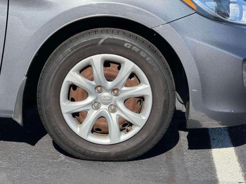 2013 Hyundai Accent GLS