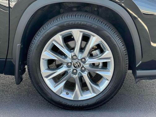 2022 Toyota Highlander Hybrid Limited