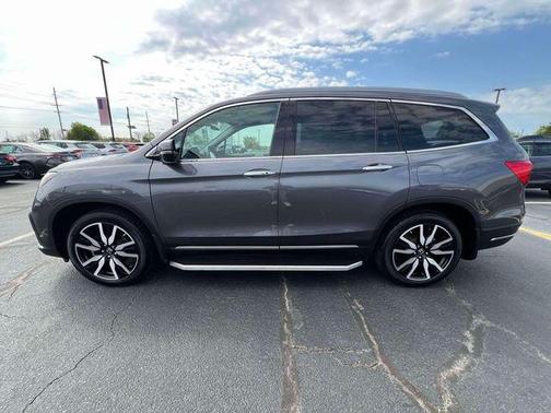 Silver 2022 Honda Pilot Touring 7-Passenger