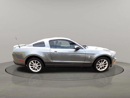 2010 Ford Mustang Premium
