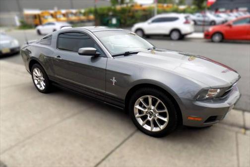 2010 Ford Mustang Premium