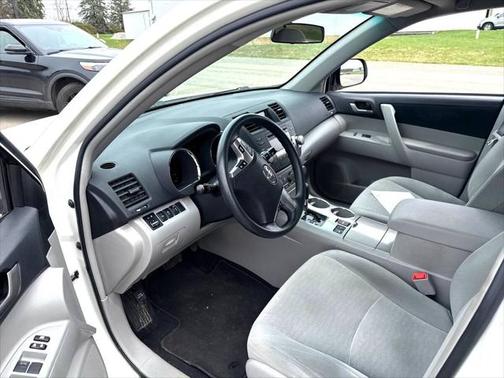 2012 Toyota Highlander SE