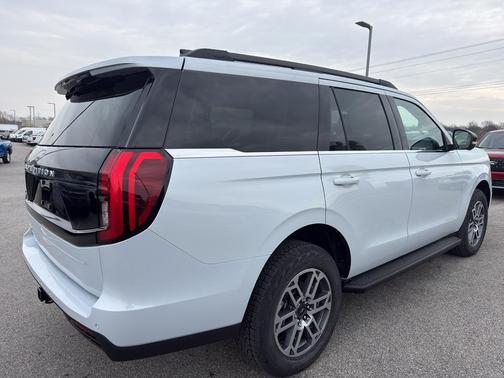 Space Silver Metallic 2026 Ford Expedition Active