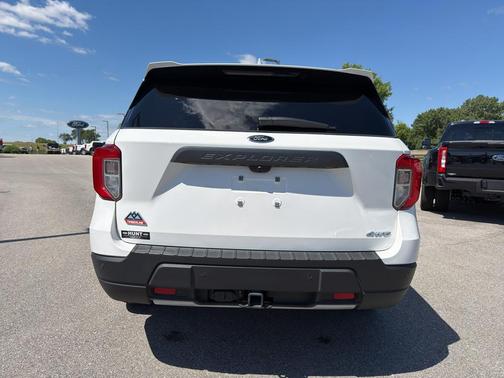 Star White Metallic Tri-Coat 2023 Ford Explorer Timberline