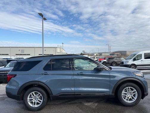 2026 Ford Explorer Active w/200A Pkg