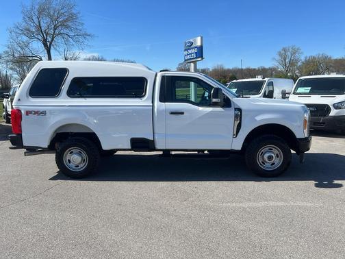 Oxford White 2023 Ford F-250 XL