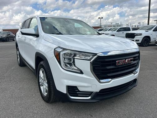 Summit White 2023 GMC Terrain SLE