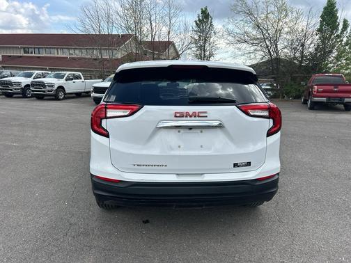 Summit White 2023 GMC Terrain SLE