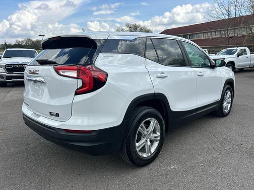 Summit White 2023 GMC Terrain SLE