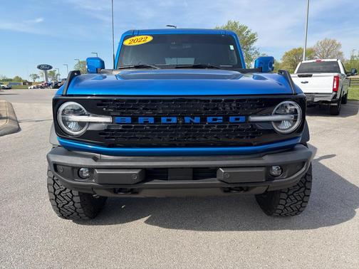 Velocity Blue Metallic 2022 Ford Bronco Outer Banks