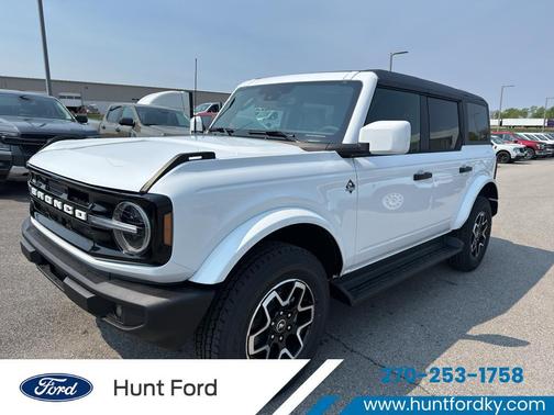 Oxford White 2026 Ford Bronco Outer Banks