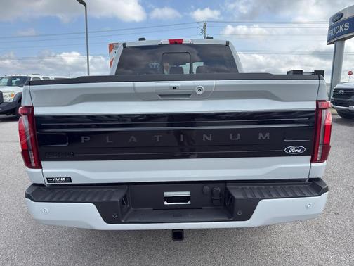Avalanche 2026 Ford F-150 Platinum