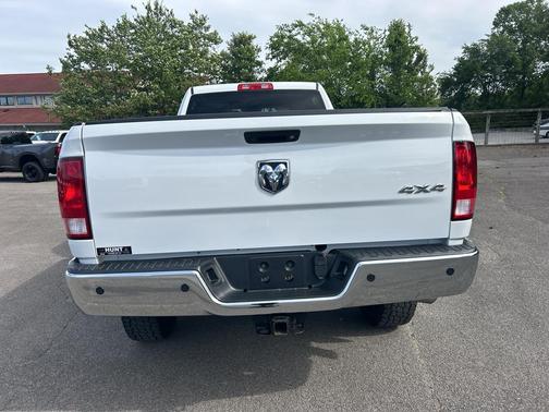 Bright White Clearcoat 2017 RAM 2500 Tradesman Crew Cab 4x4 8' Box