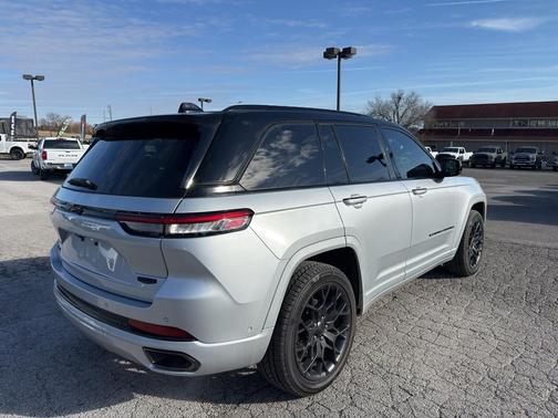 2024 Jeep Grand Cherokee Summit