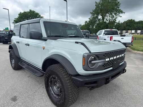 Cactus Gray 2024 Ford Bronco Badlands