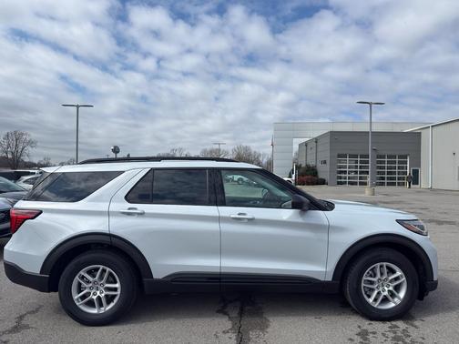 2026 Ford Explorer Active w/200A Pkg