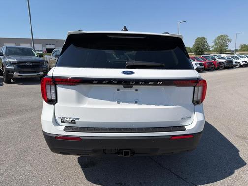 Star White Met Tri-Coat 2026 Ford Explorer Active