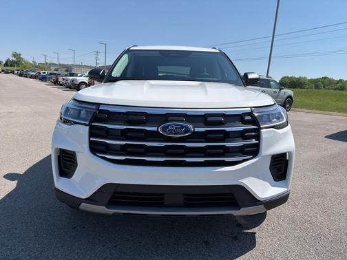 Star White Met Tri-Coat 2026 Ford Explorer Active