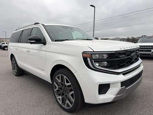 Star White Metallic Tri-Coat 2026 Ford Expedition Max Platinum