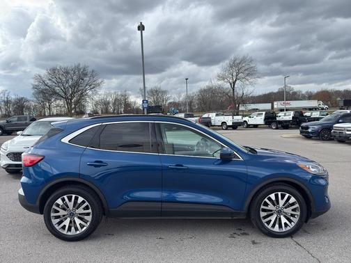 2022 Ford Escape Titanium