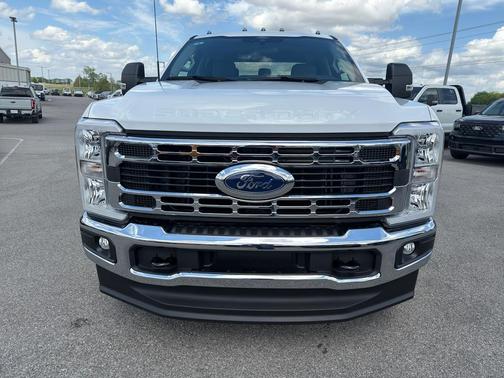 Oxford White 2026 Ford F-250 XLT