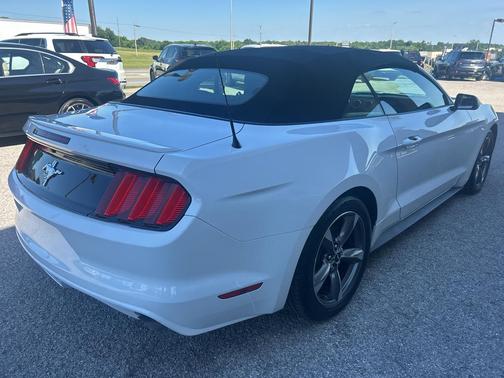 Oxford White 2016 Ford Mustang V6