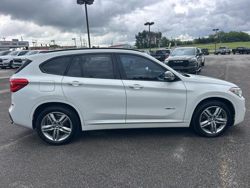 Alpine White 2017 BMW X1 sDrive28i