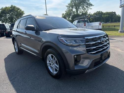 Carbonized Gray Metallic 2025 Ford Explorer Active