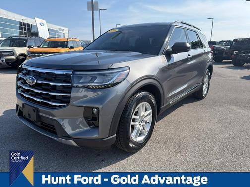 Carbonized Gray Metallic 2025 Ford Explorer Active