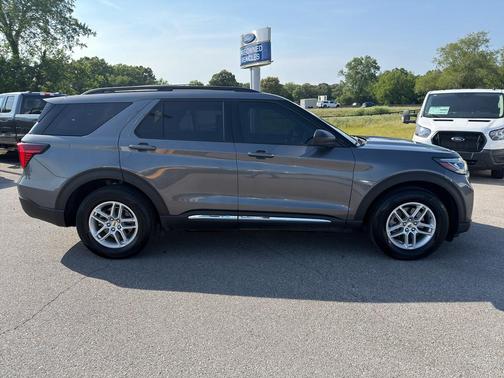 Carbonized Gray Metallic 2025 Ford Explorer Active