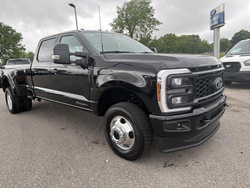 Agate Black Metallic 2026 Ford F-350 XL