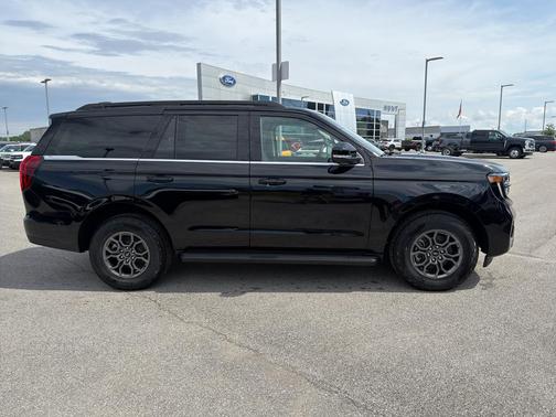 Agate Black Metallic 2026 Ford Expedition Active