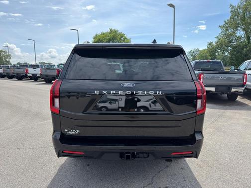 Agate Black Metallic 2026 Ford Expedition Active