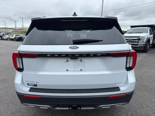 Space White Metallic 2026 Ford Explorer Active