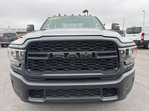 Billet Silver Metallic Clearcoat 2024 RAM 2500 Tradesman Regular Cab 4x2 8' Box