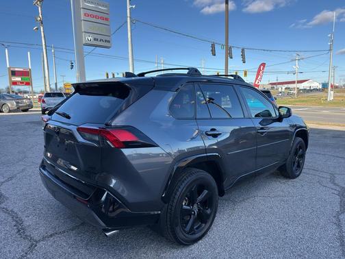2021 Toyota RAV4 Hybrid SE